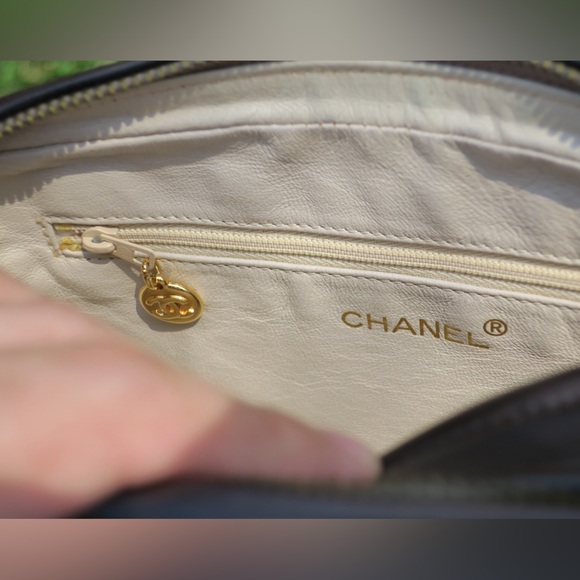Vintage CHANEL Camera Bag - Picture 9 of 12